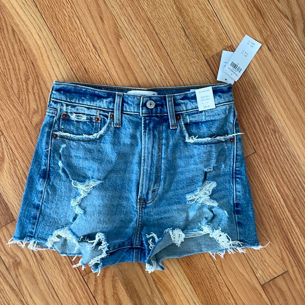 Abercrombie High Rise Mom Short